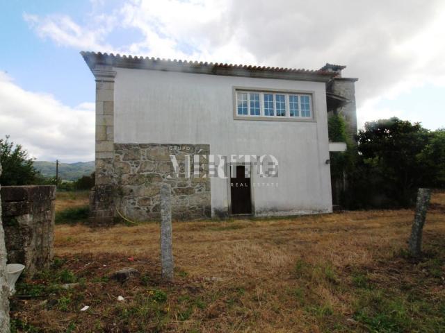 Moradia, Amares e Figueiredo