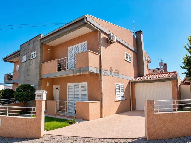 Moradia, Amares e Figueiredo