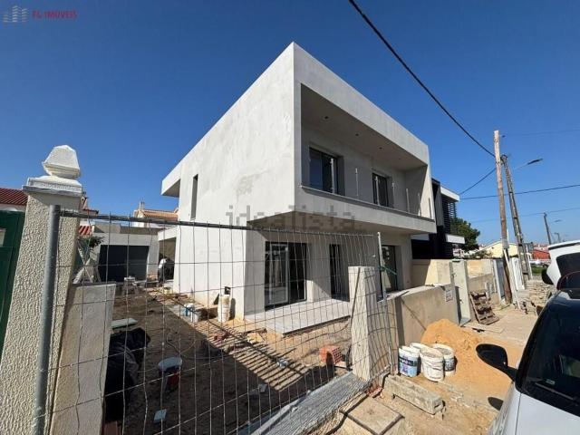 Moradia, Amora