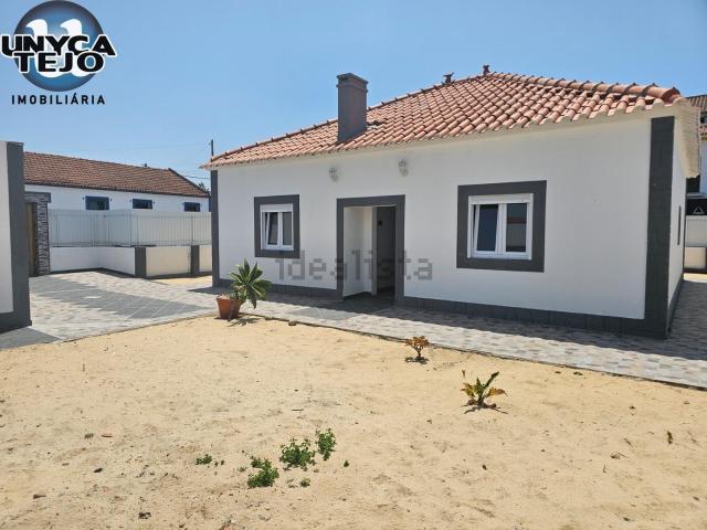 Moradia, Amora
