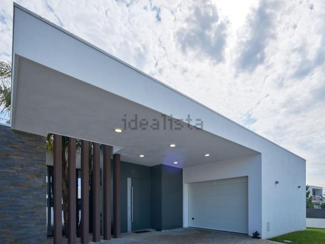 Moradia, Amora