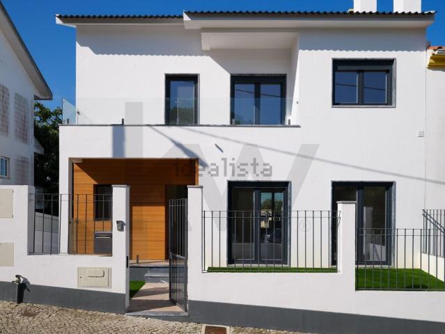 Moradia, Amora