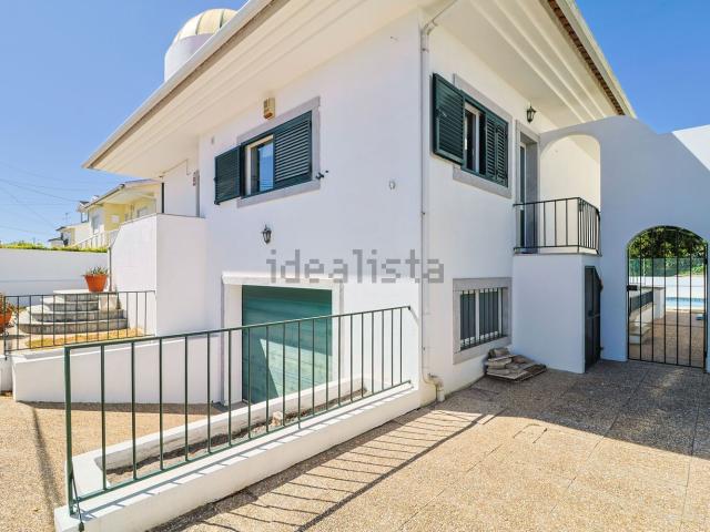 Moradia, Amora