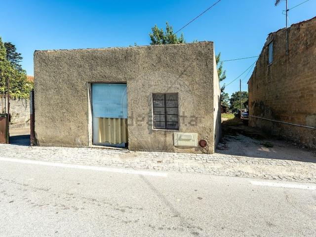 Moradia, Amoreira da Gândara Paredes do Bairro Ancas