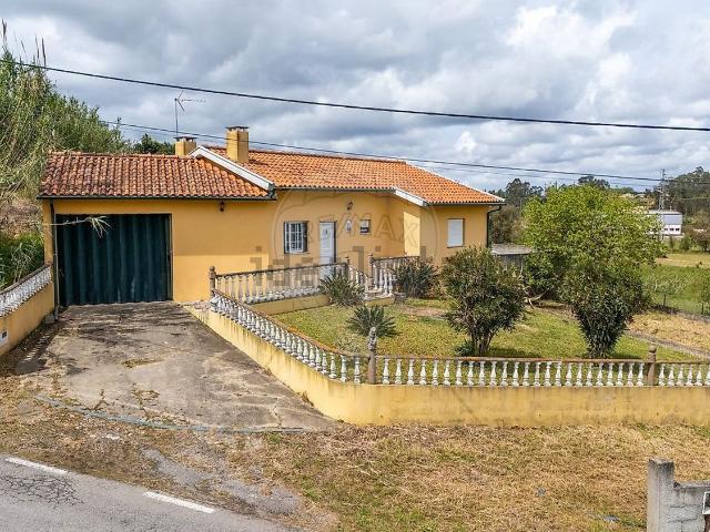 Moradia, Amoreira da Gândara Paredes do Bairro Ancas