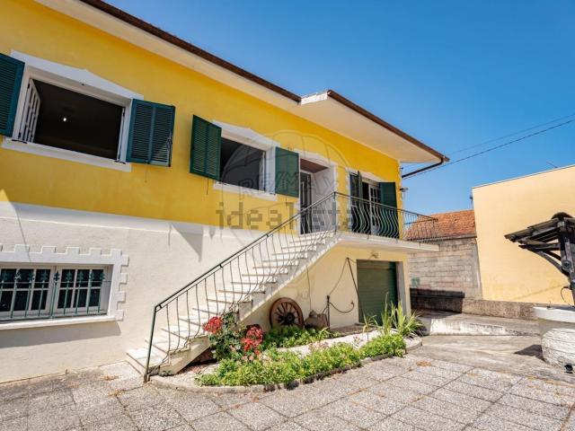 Moradia, Amoreira da Gândara Paredes do Bairro Ancas