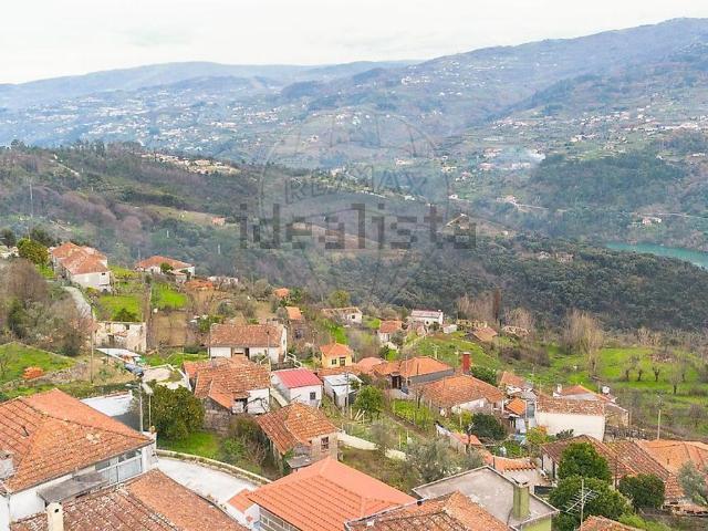 Moradia, Ancede e Ribadouro