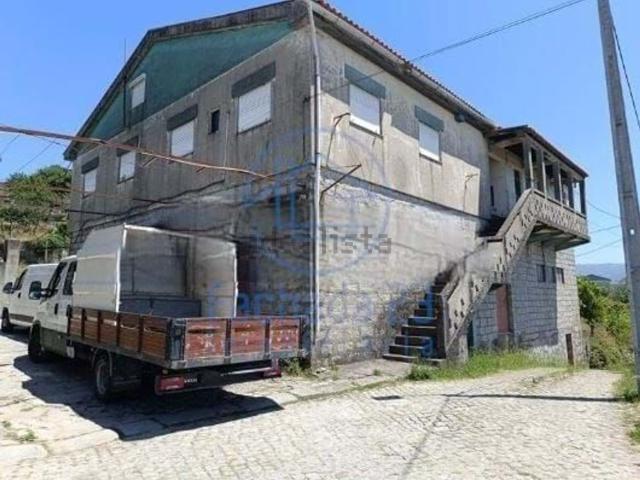 Moradia, Ancede e Ribadouro