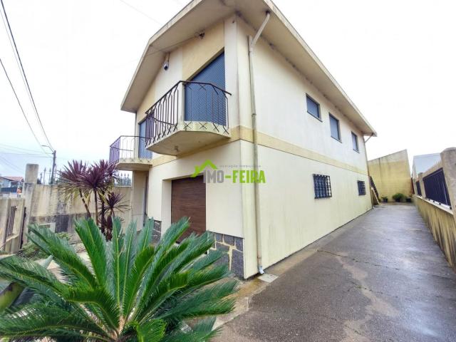 Moradia | Anexos | Terreno | Maceda
