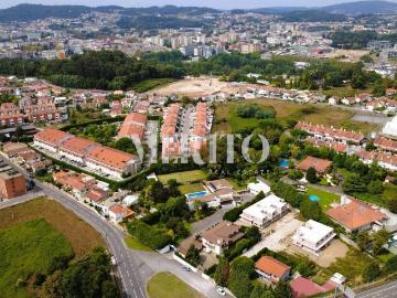 Moradia, Antas e Abade de Vermoim