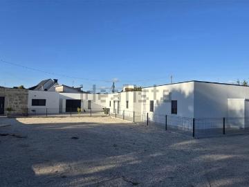 Moradia, Antas e Abade de Vermoim