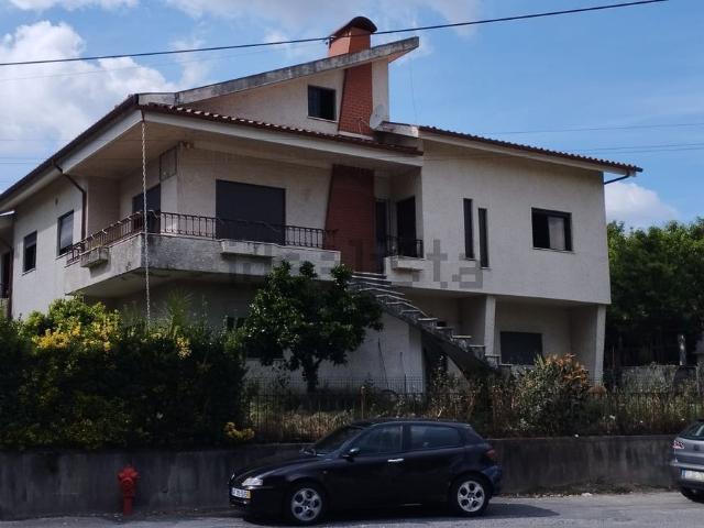 Moradia, Antas e Abade de Vermoim