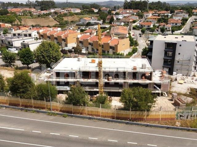 Moradia, Antas e Abade de Vermoim
