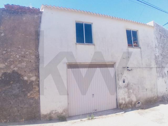 Moradia Anterior a 1951 com Elevado Potencial de Investimento
