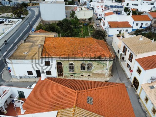 Moradia antiga com projeto aprovado em Alcantarilha