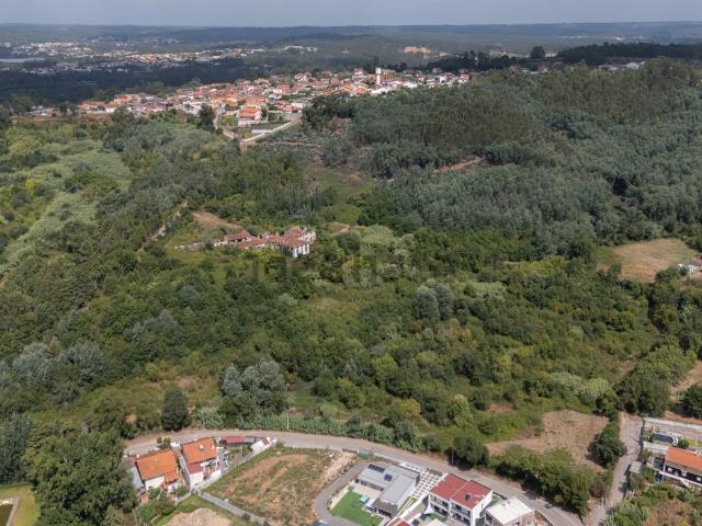 Moradia, Antuzede e Vil de Matos