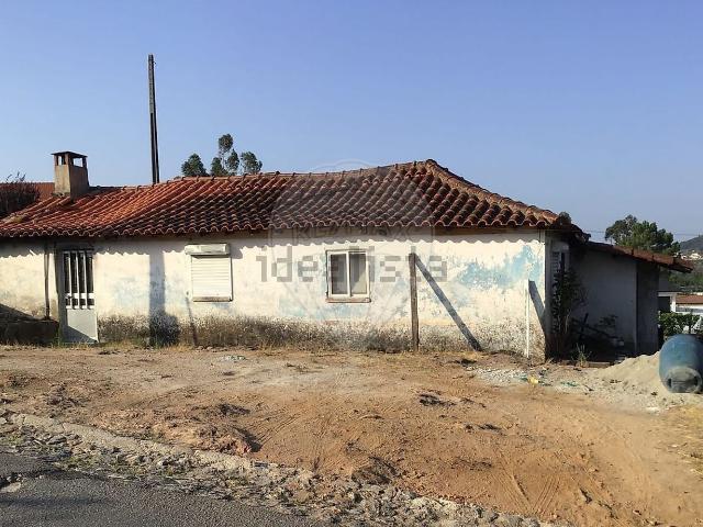 Moradia, Arco de Baúlhe e Vila Nune