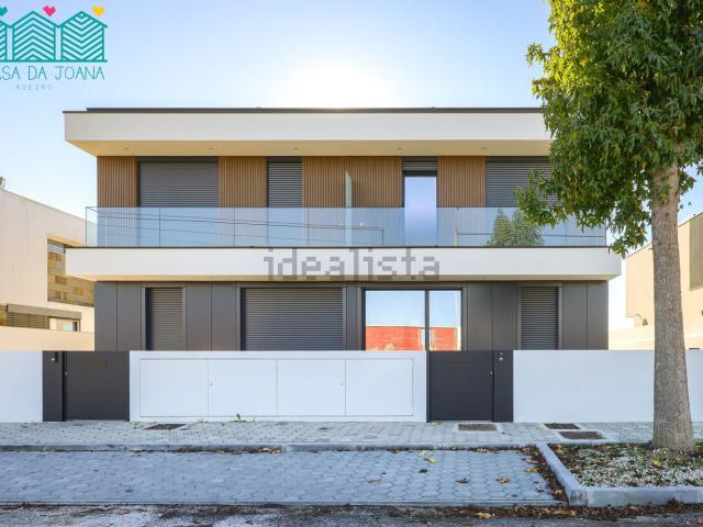 Moradia, Aradas