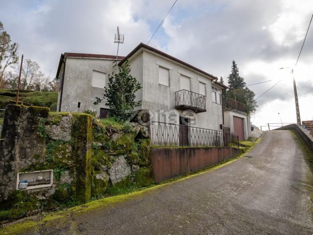 Moradia, Ardegão Arnozela Seidões