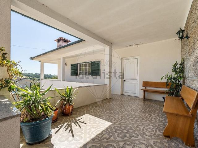 Moradia, Ardegão Arnozela Seidões
