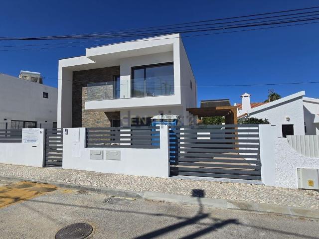Moradia, Aroeira Norte, Charneca da Caparica e Sobreda