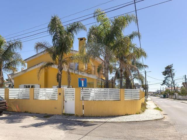 Moradia, Aroeira Norte, Charneca da Caparica e Sobreda