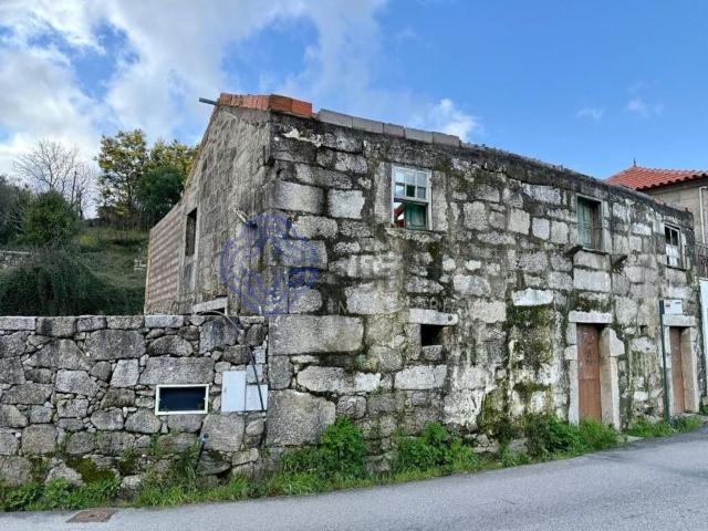 Moradia, Arouca e Burgo