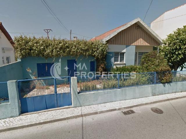 Moradia + Armazém para Recuperação | Marinha Grande