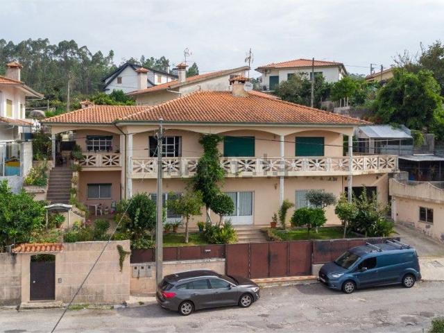 Moradia, Arnoso e Sezures