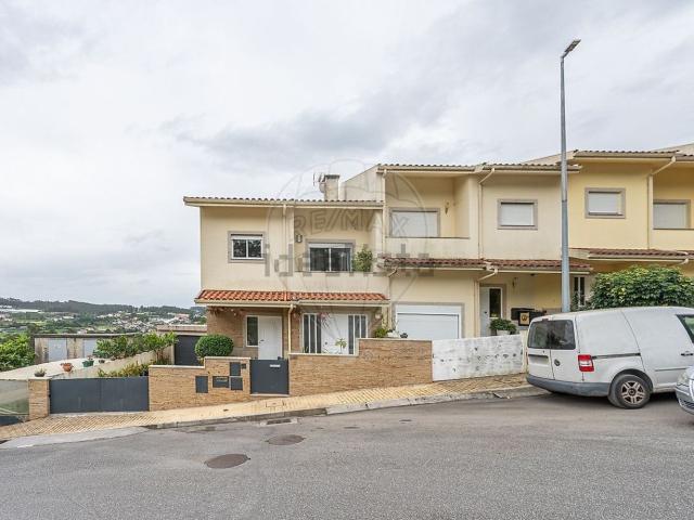 Moradia, Arnoso e Sezures