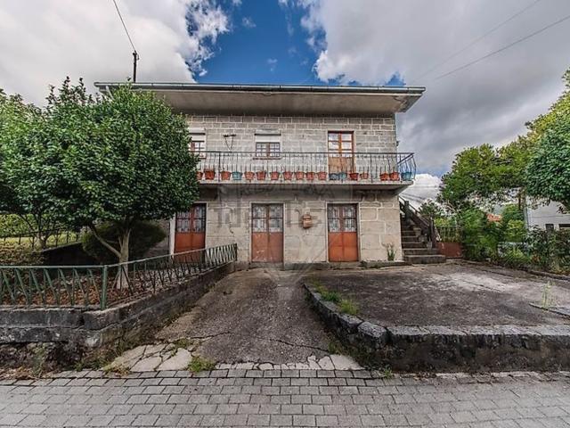 Moradia, Arnoso e Sezures