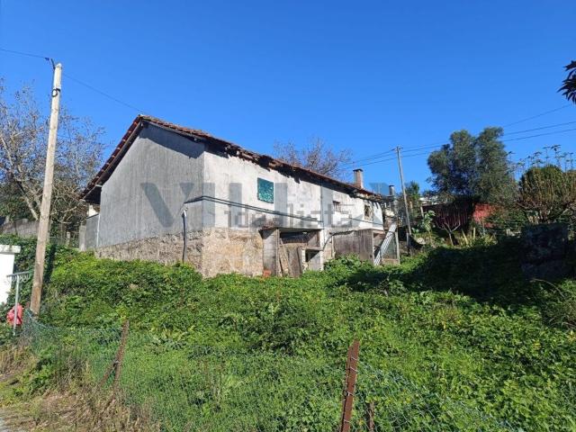 Moradia, Arnoso e Sezures