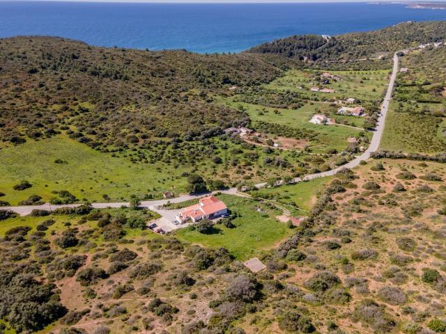 Moradia, Budens