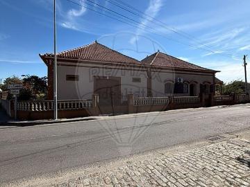 Moradia, Bustos Troviscal Mamarrosa