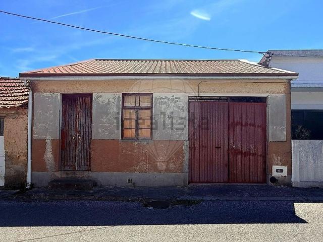 Moradia, Bustos Troviscal Mamarrosa