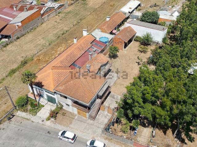 Moradia, Bustos Troviscal Mamarrosa