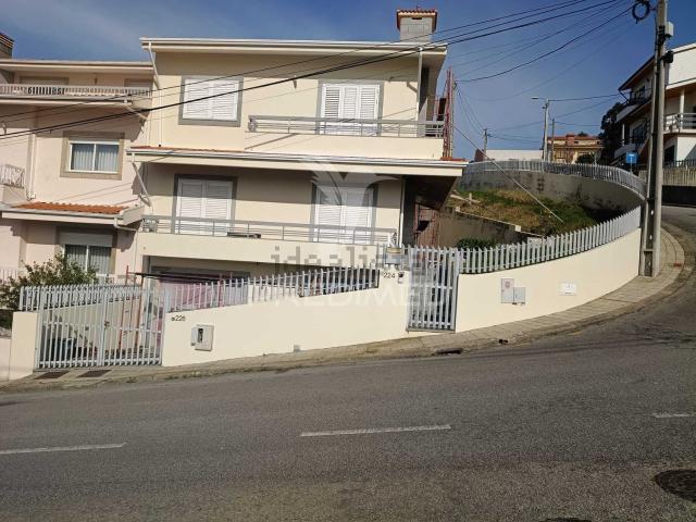 Moradia, Baguim do Monte