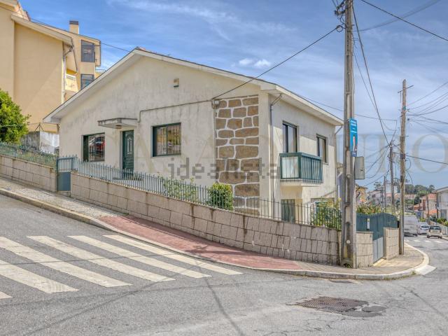 Moradia, Baguim do Monte