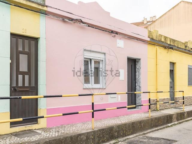 Moradia, Baixa da Banheira e Vale da Amoreira