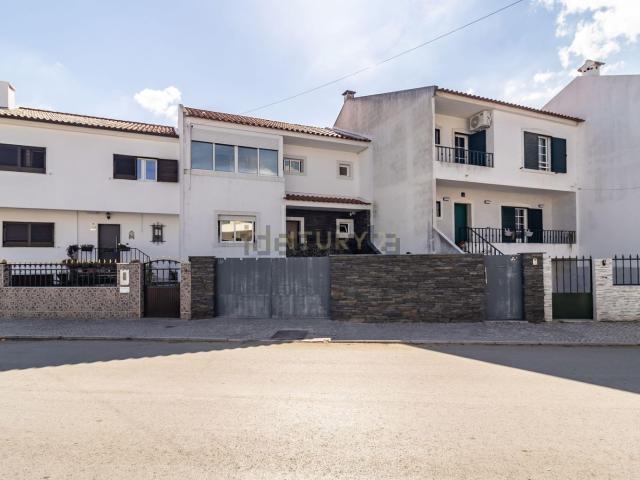 Moradia, Baixa da Banheira e Vale da Amoreira