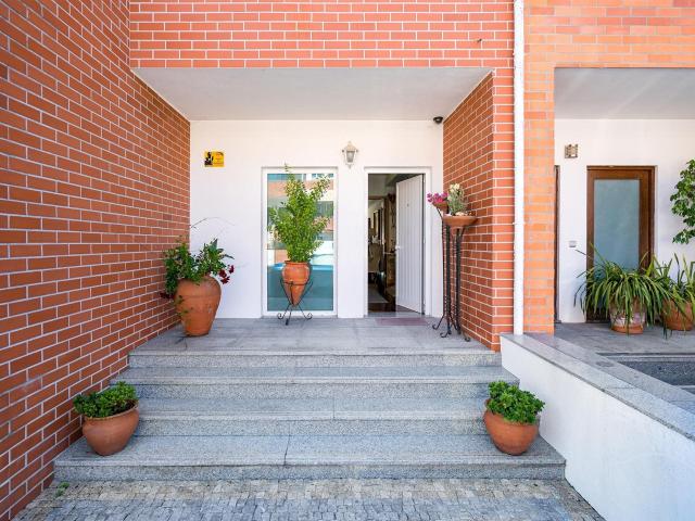 Moradia banda 3 quartos, Guimarães 193m² Creixomil e Mariz