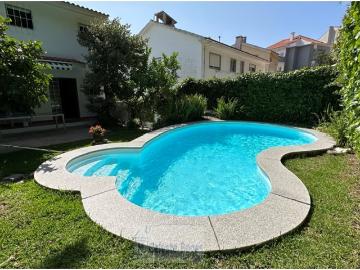 Moradia Barcarena com Piscina