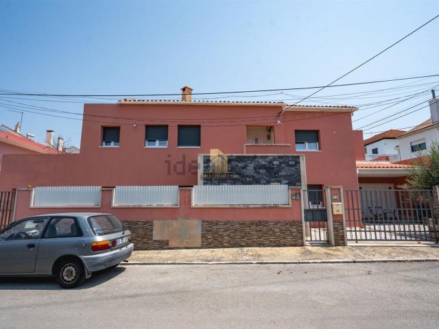 Moradia, Barreiro e Lavradio