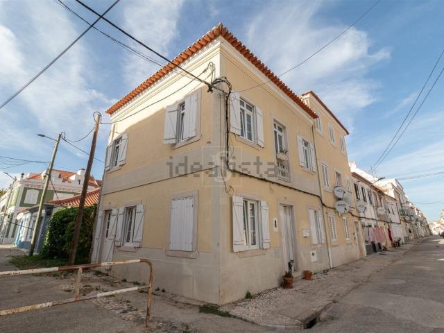 Moradia, Barreiro e Lavradio