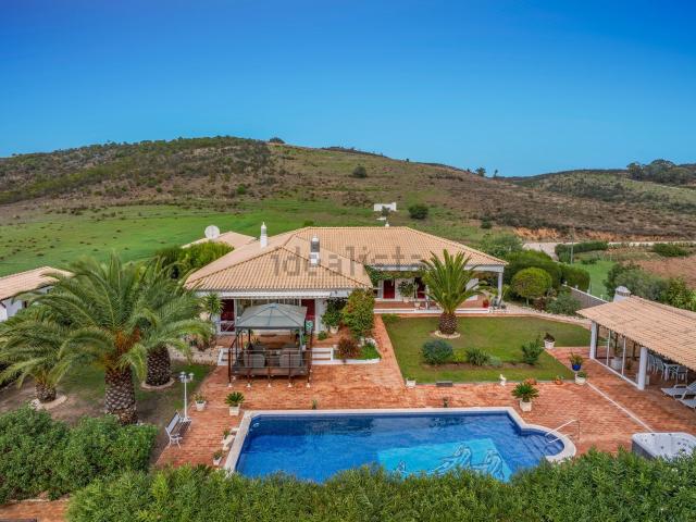Moradia, Bensafrim