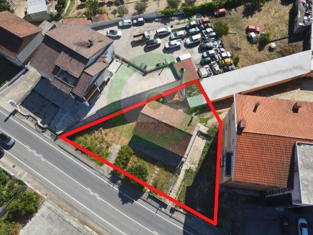 Moradia Bi familiar com Jardim | Excelente Oportunidade de Investimento em Valpaços