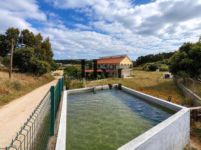 Moradia Bi Familiar Inserida em Quinta com 7.000 m²