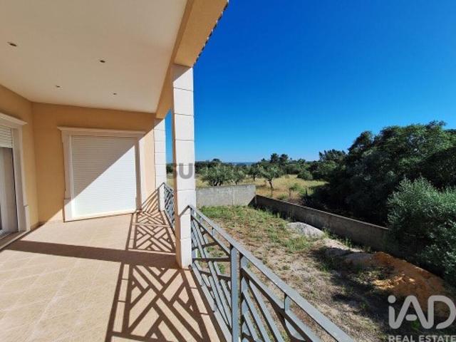 Moradia bi familiar T4 em Além da Ribeira e Pedreira de 329 m²