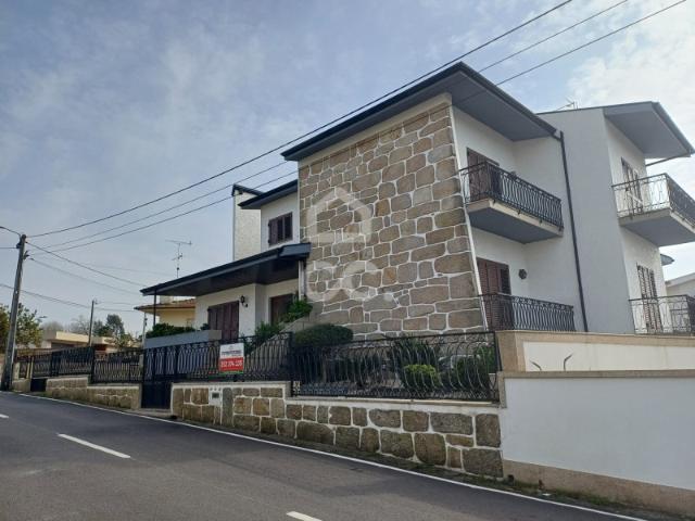 Moradia Bi familiar T5+T2 em Palmeira, Santo Tirso