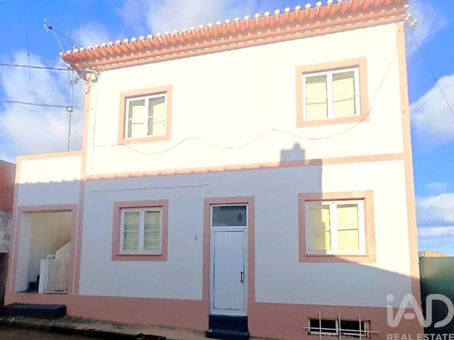 Moradia bi familiar T9 em Montargil de 180 m²